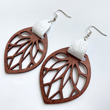 Load image into Gallery viewer, Leaf Drop Earrings
