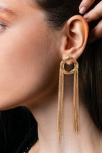 Load image into Gallery viewer, Round Shape Fringed Copper Earrings
