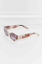 Load image into Gallery viewer, Polycarbonate Frame Wayfarer Sunglasses
