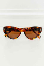 Load image into Gallery viewer, Tortoiseshell Acetate Frame Sunglasses
