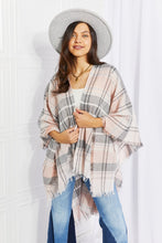 Load image into Gallery viewer, Leto Punch of Plaid Lightweight Poncho
